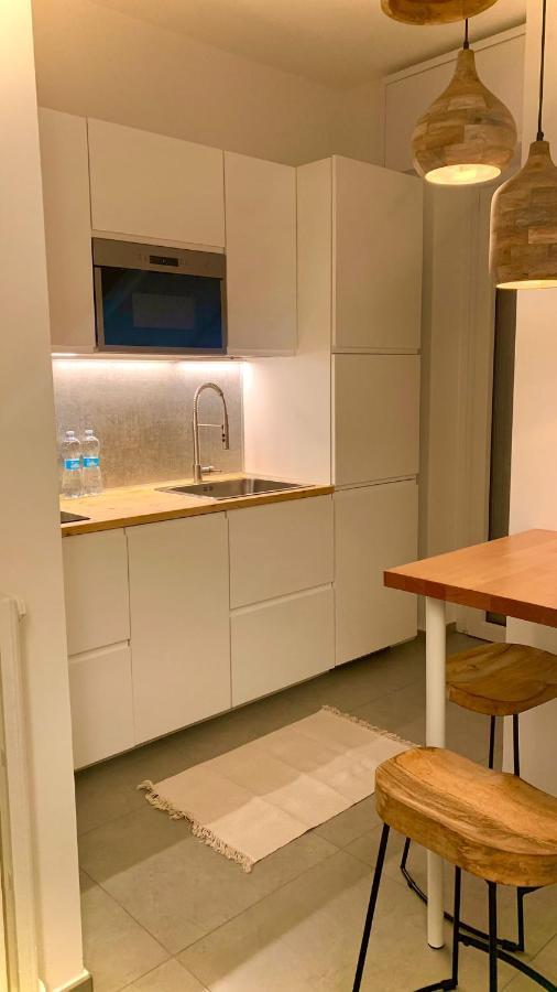 Apartment Ps Is Just Step Away From The Subway *